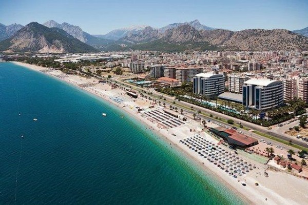 Turist sayısı artıyor, gelir düşüyor