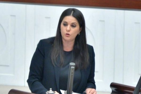 Çalışma ve Sosyal Güvenlik Bakanı Jülde Sarıeroğlu kimdir?