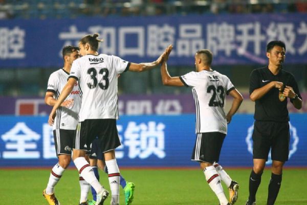 Beşiktaş, Schalke 04'e 3-2 mağlup oldu