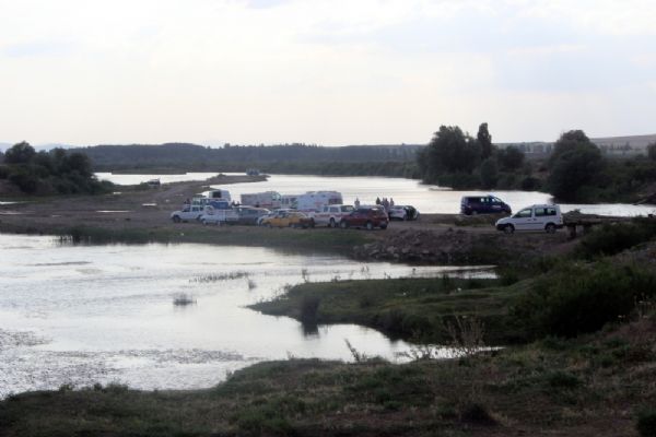 Kızılırmak lise öğrencisini yuttu