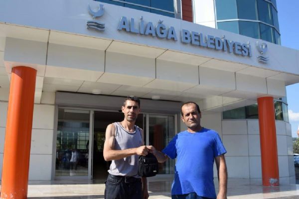 Temizlik işçisinden örnek hareket!