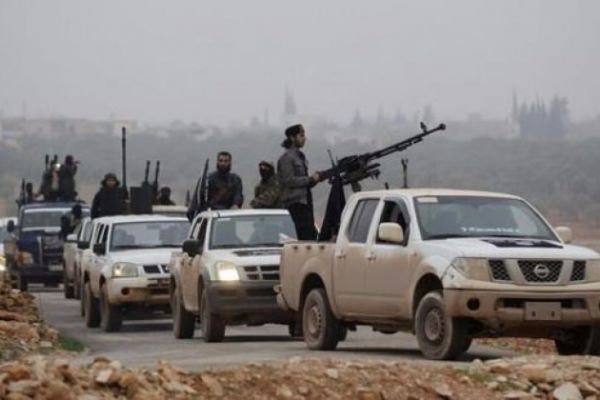 Türkiye sınırında çatışma! Birbirlerine girdiler