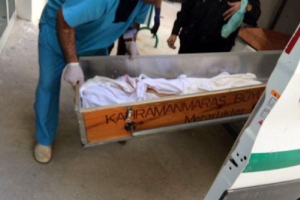 Küçük çocuk televizyonun altında can verdi