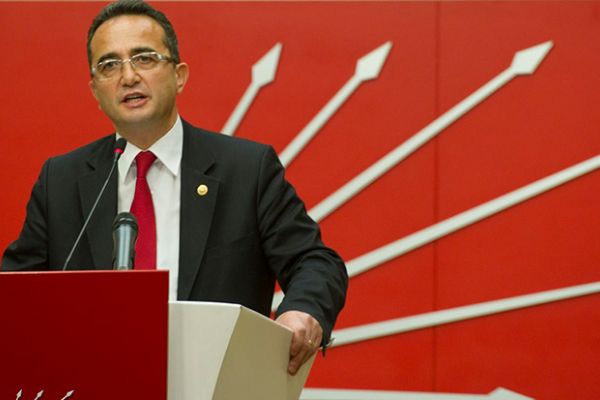 CHP 'tek tip' kıyafete karşı