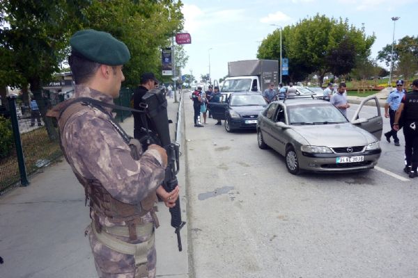 Polis, Anadolu Yakası'nı ablukaya aldı