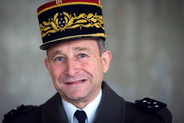 İstifa eden eski Fransa Genelkurmay Başkanı'na veda