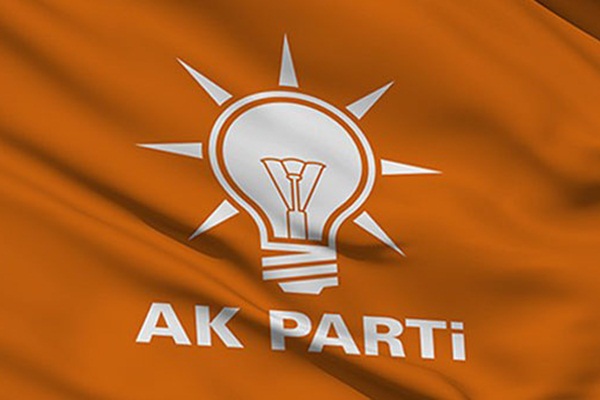 AK Parti İlçe Başkanı'nın aracına saldırı