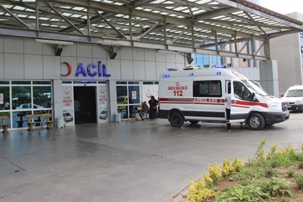 27 kişi hastaneye kaldırıldı