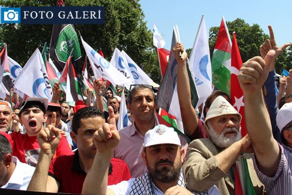İsrail Beyazıt Meydanı'nda protesto edildi!