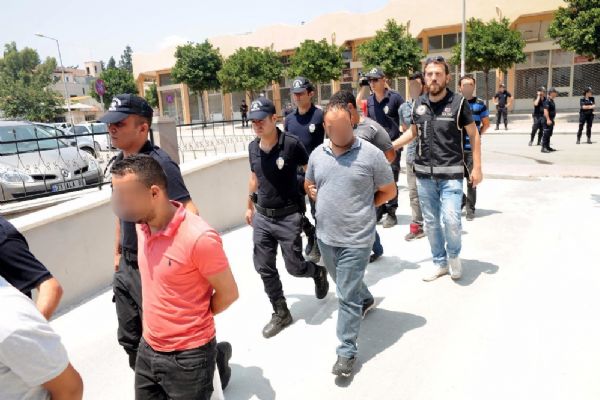 Mersin'de haraç operasyonu: 11 gözaltı