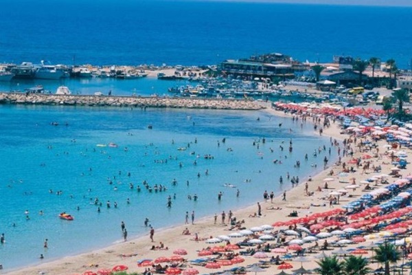 Kıbrıs 1,5 milyon turist bekliyor