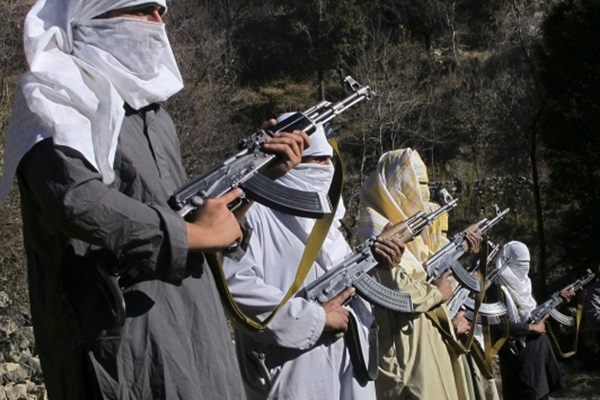 Taliban 30 polisi öldürdü