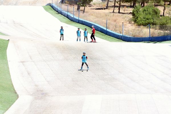 45 derece sıcaklıkta kayak keyfi