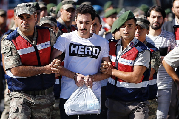 Adana'da 'Hero' gözaltısı