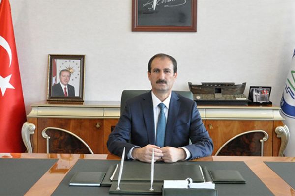 Hastaneye kaldırılan rektör hayatını kaybetti