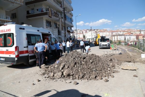 Ankara'da göçük altında kalan işçi öldü