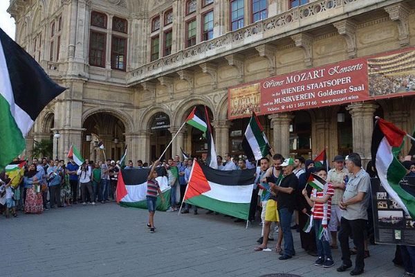 Mescid-i Aksa'ya yönelik ihlaller protesto edildi