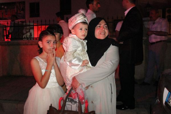 Düğünde 5 kişi hastanelik oldu