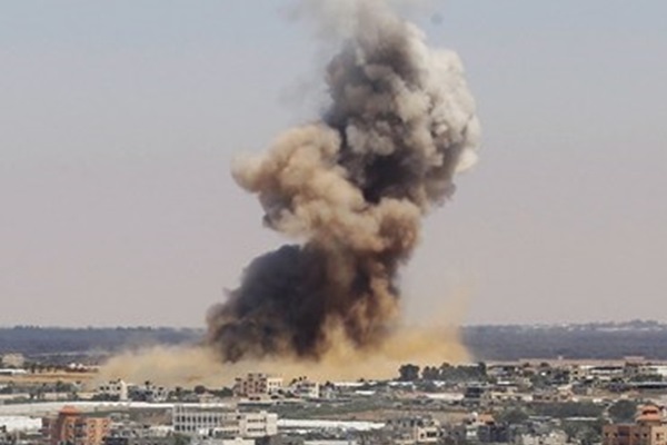 İsrail'den Gazze'ye roketli saldırı