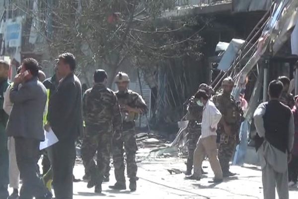 Afganistan'da bombalı saldırı! Ortalık kan gölüne döndü