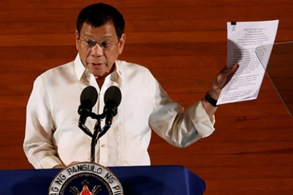 Kamusal alanlarda sigara içmek yasaklandı