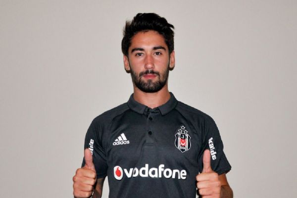 Beşiktaş formasını giydi