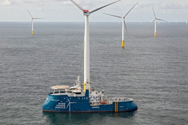 Yalova'dan Fransa'ya rüzgar türbini bakım gemisi