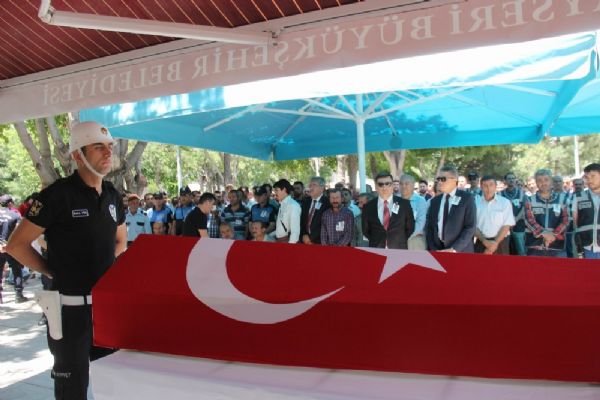 Şehit polis memuru son yolculuğuna uğurlandı