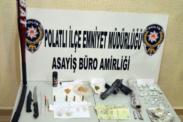 Polis zehir tacirlerine göz açtırmıyor