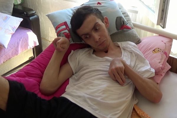 Hayata tutundu ama 1 yıldır yatağa mahkum