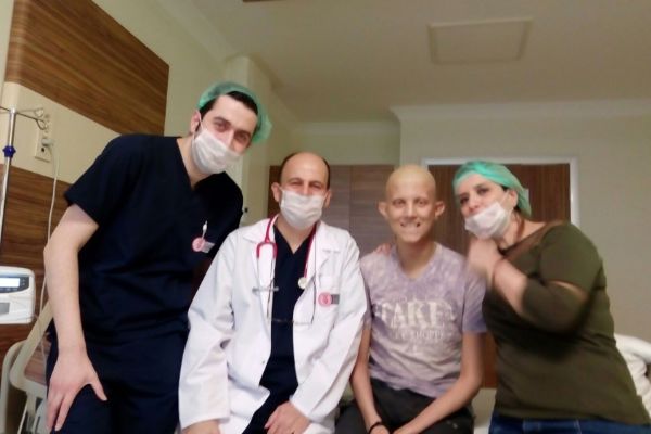 Lösemi hastası Dolunay yardım bekliyor