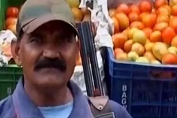 Hindistan'da domatese silahlı koruma
