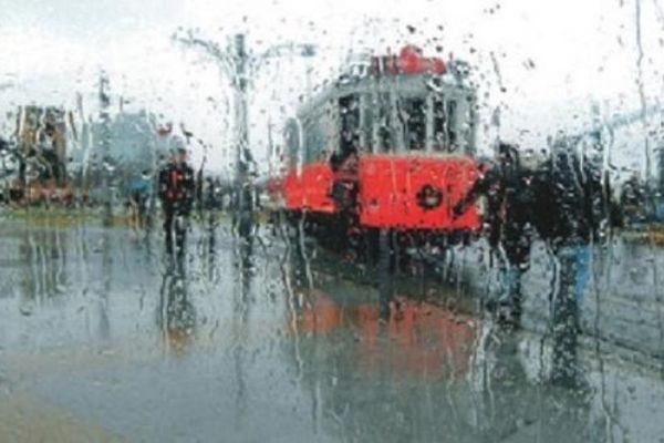 İstanbullulara sağanak uyarısı!