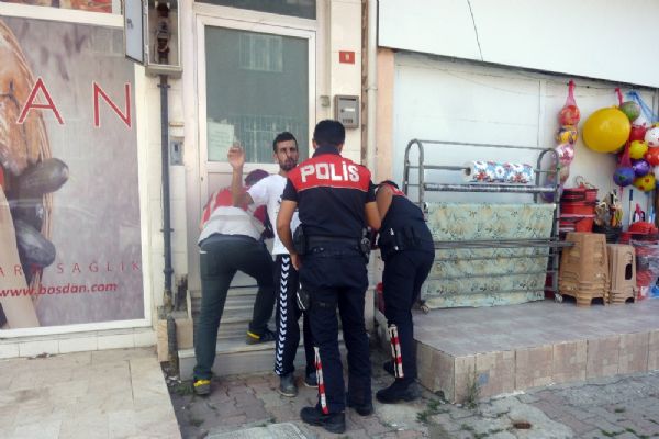 İstanbul Ataşehir'de helikopter destekli operasyon