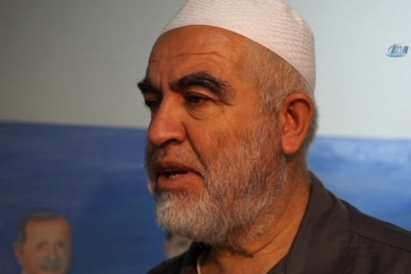 İsrail, Salah'ı sınır dışı etmek istiyor