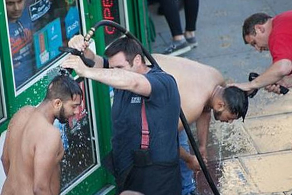 Londra'da yine asit şoku yaşandı!