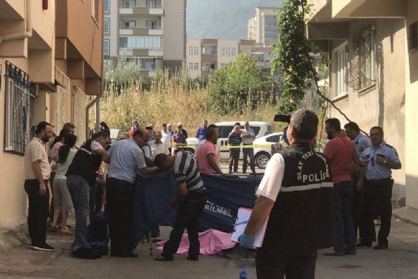 Bursa'da çocukluk arkadaşına sokak ortasında infaz