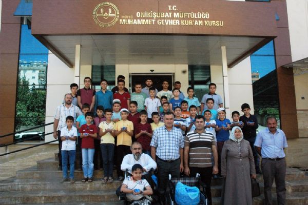 Mavi kapaklarla binlerce engellinin hayalini gerçekleştirdi