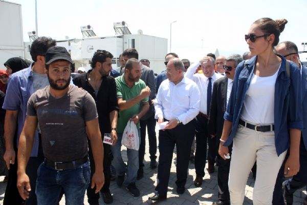 '3 bin 350 konteynerlik kampta 13 bin 500 mülteci yaşıyor'