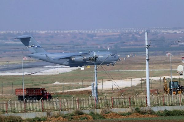 İncirlik Hava Üssü'nde askeri hava hareketliliği
