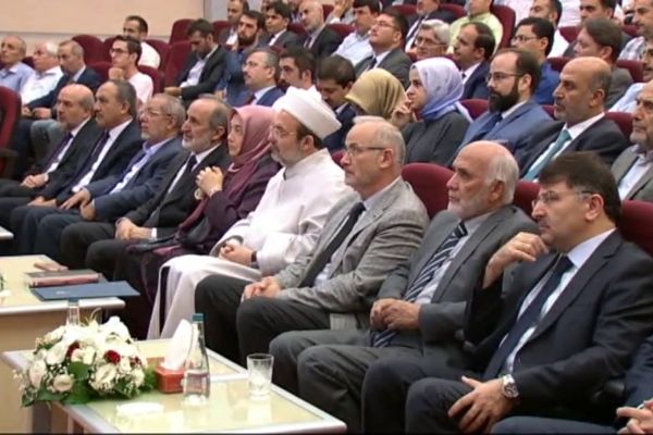 Diyanet, FETÖ'nün bozukluklarını 1 yıl inceleyerek buldu