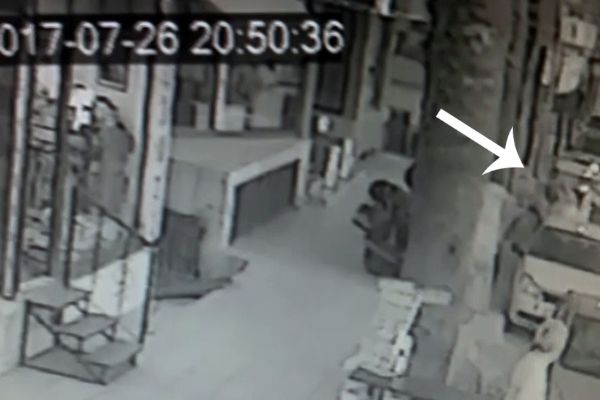 5. kattan otomobilin üzerine böyle düştü