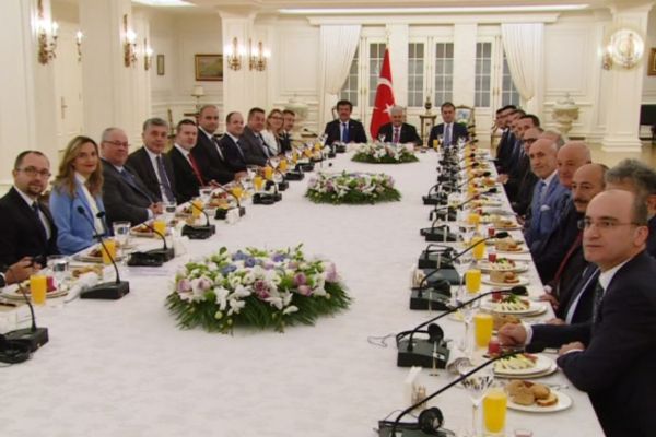 Başbakan Yıldırım, Alman firmalarının yetkilileri ile görüşüyor