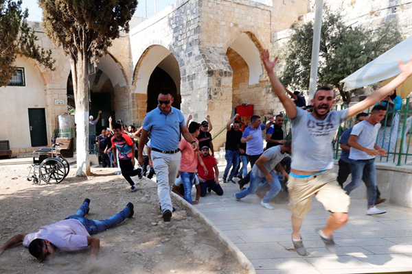 Mescid-i Aksa'nın kapıları açıldı