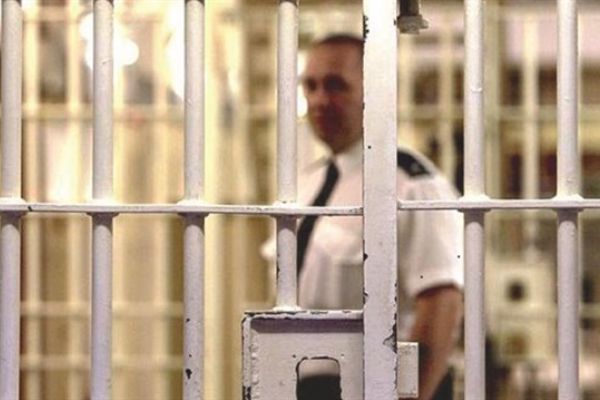 İngiltere'de mahkumlar yanlışlıkla serbest!