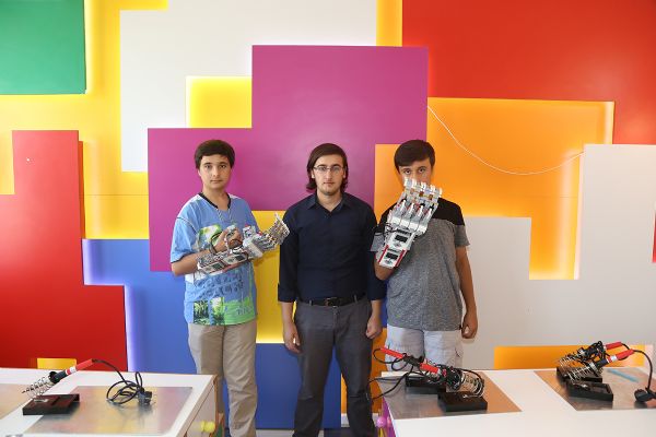 Küçük mucitlerden robotik kol