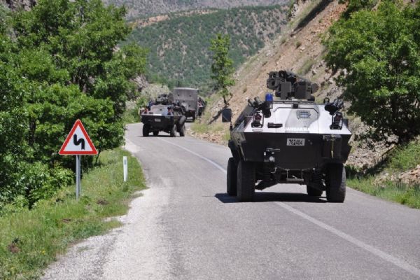 Dicle'de askeri aracın geçişi sırasında patlama
