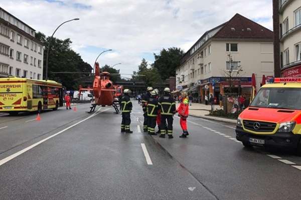 Almanya'da bıçaklı saldırı: Ölü ve yaralılar var