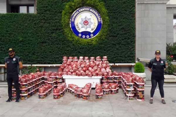 Ketçap kovalarında yarım ton esrar sevkiyatı