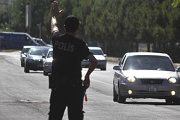 İstanbul Emniyeti'nin önünde gergin anlar!
